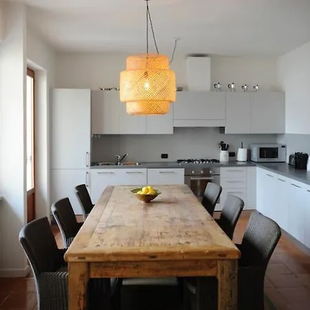 Volledig Huis Met Zicht Op Comomeer Musso