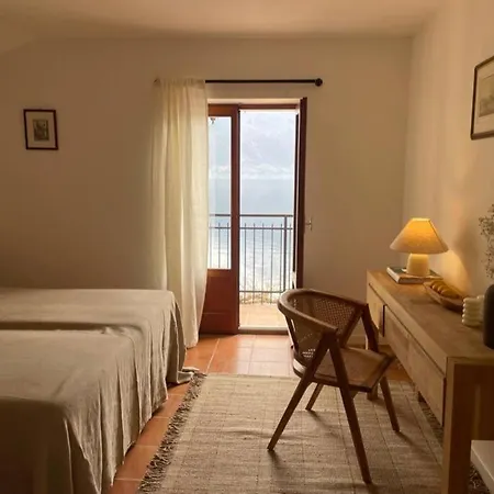 Volledig Huis Met Zicht Op Comomeer Hébergement de vacances Musso