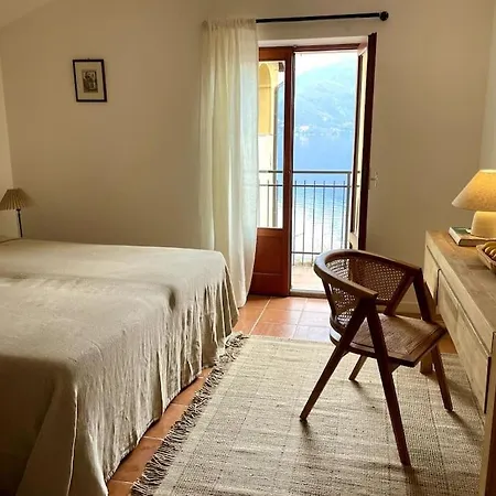 Holiday home Volledig Huis Met Zicht Op Comomeer